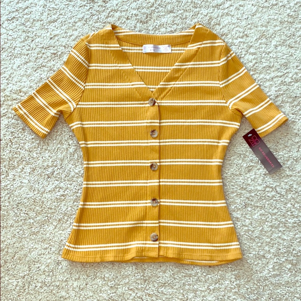 Women’s cute cotton top. Size medium